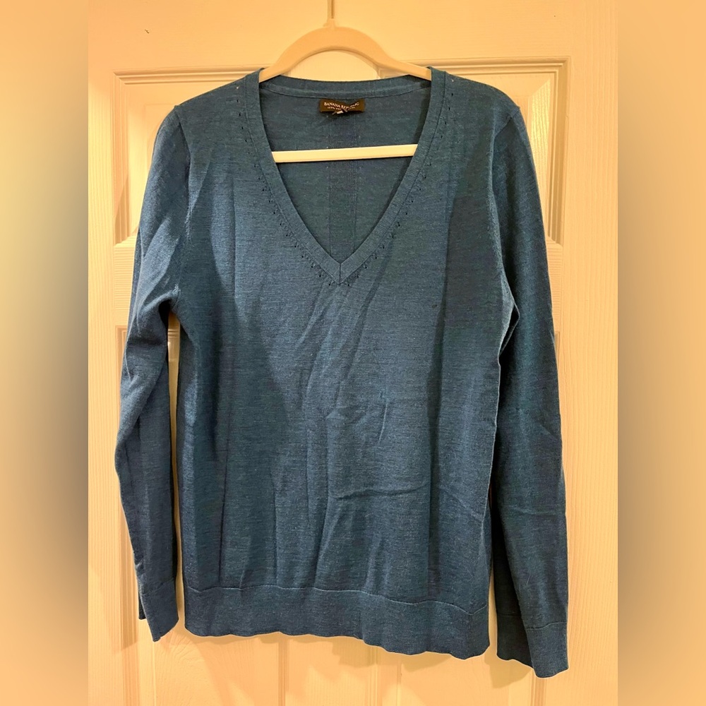 Banana Republic deep teal / blue V-Neck wool Sweater size L